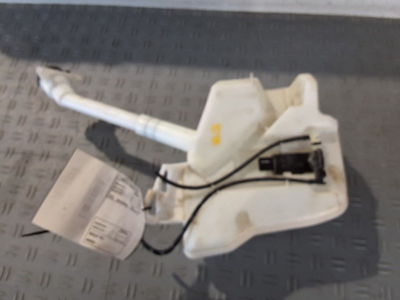 Wash Reservoir Hatchback Without Rs Package Fits 17-19 CRUZE 3574890