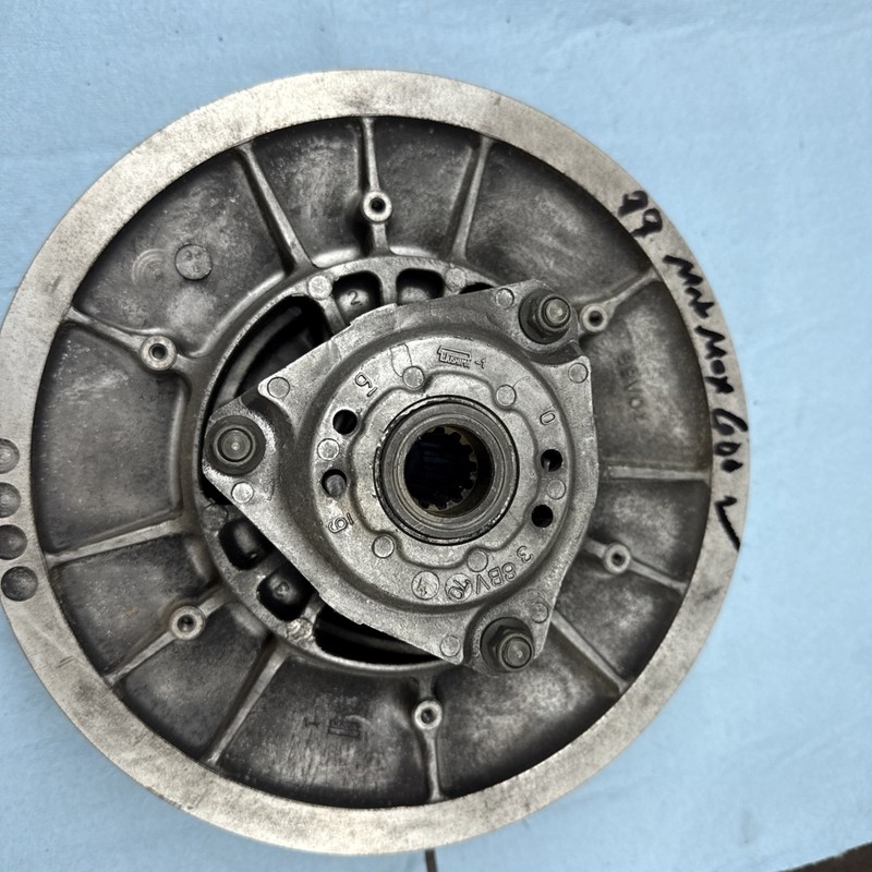 1999 Yamaha Moutain Max 600 Snowmobile Secondary Clutch Good