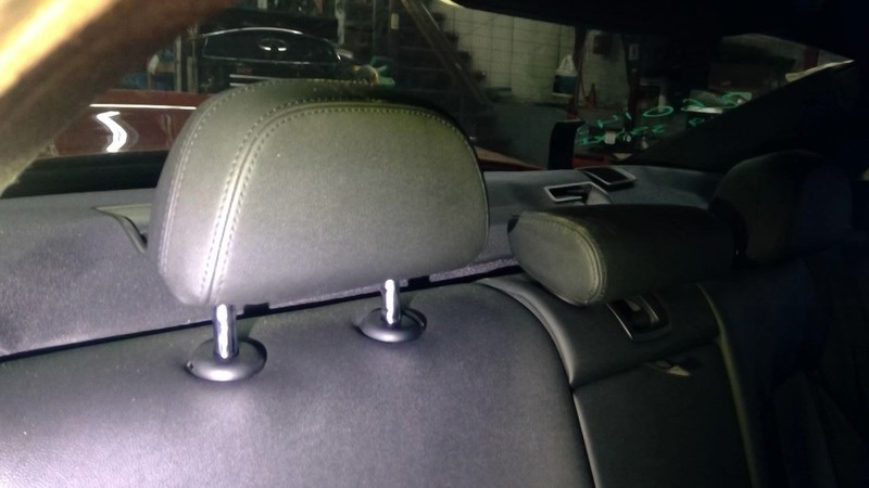 330I 2019 3 Rear Headrests 1781030