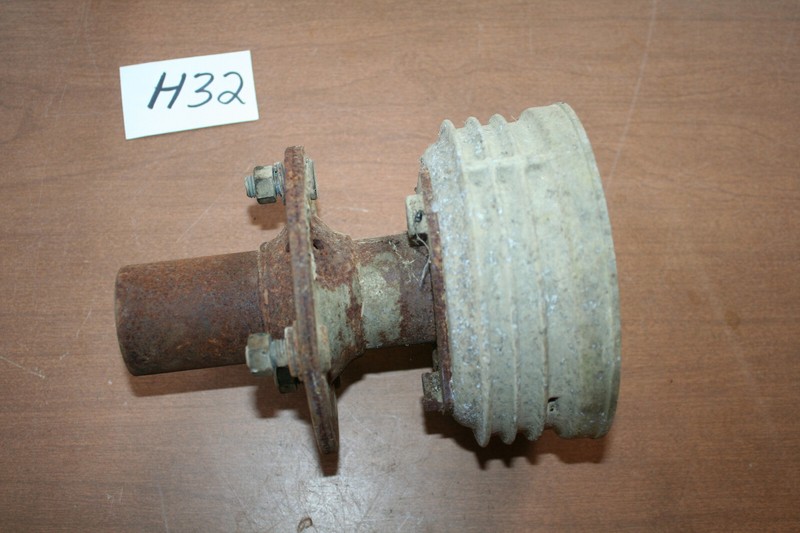 1984 Yamaha YTM 200K Tri-Moto Front Wheel Hub Bearing Carrier OEM 84 C
