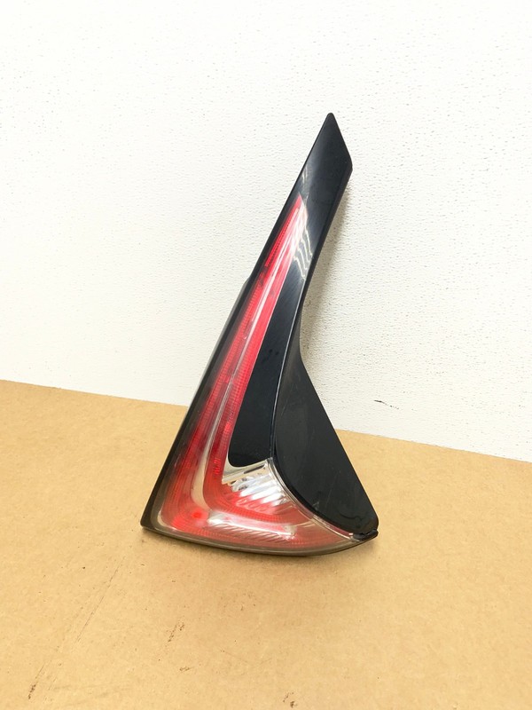 2015 to 2018 Nissan Murano Right Passenger Side Tail Light Inner Oem AC1712 LK