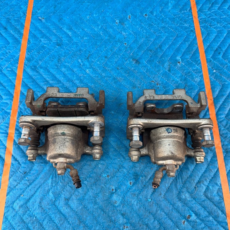 2016-2020 INFINITI QX60 rear Left & Right Wheel Brake Caliper Pair OEM