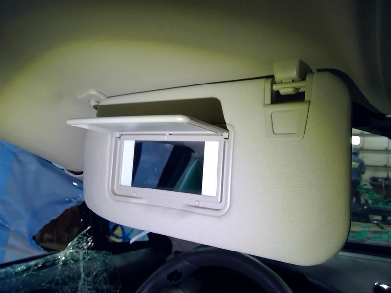 Driver Left Sun Visor With Garage Door Opener Fits 20-24 CORSAIR 1773630