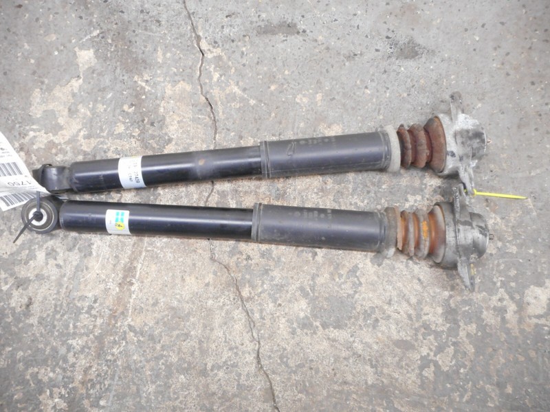 2005 05 Volkswagen Jetta Rear Shock Absorber Set Driver Left Passenger Right OEM
