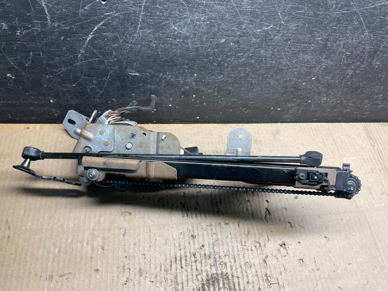 2008 to 2016 Chrysler Town & Country Rear Windshield Wiper Motor OEM u9116 DG