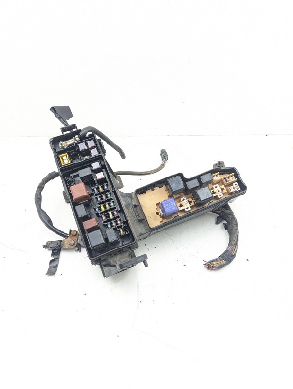 2001-2004 Toyota Sequoia 2WD Engine Bay Fuse Relay OEM