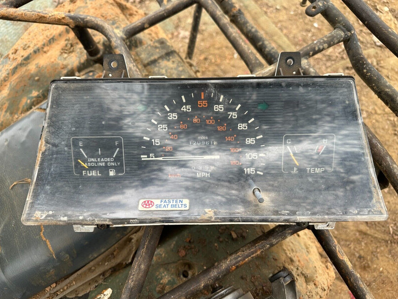 91-92 MIGHTY MAX D50 PICKUP OEM INSTRUMENT SPEEDOMETER GAUGE CLUSTER 120,961