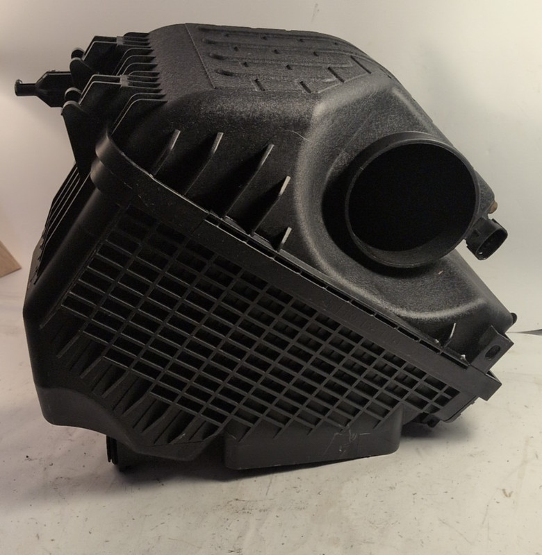 2014-15 Kia Sorento 3.3L Cold Air Intake Cleaner Box Assembly Filter Housing OEM
