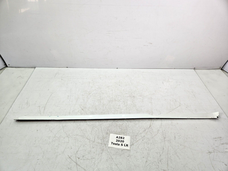 ✅ 12-20 OEM Tesla Model S Right Rocker Panel Moulding Scuff Plate White PPSW*