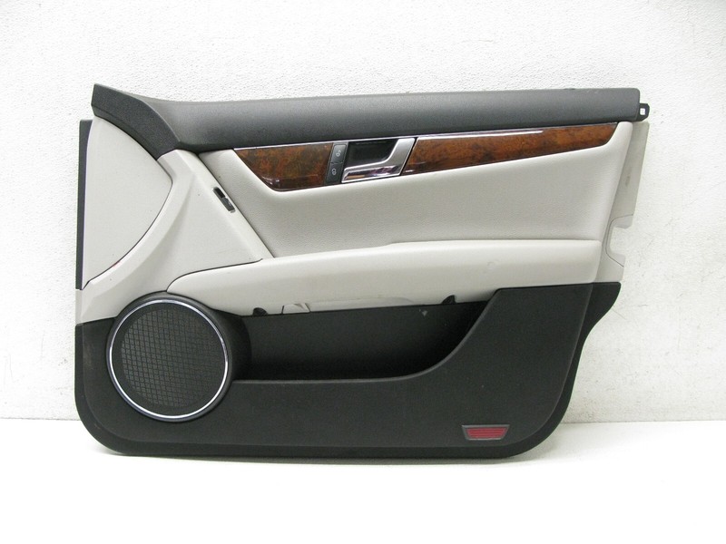 08-14 MERCEDES W204 C300 C350 C63 SEDAN INTERIOR DOOR PANEL RIGHT FRONT OEM 0816