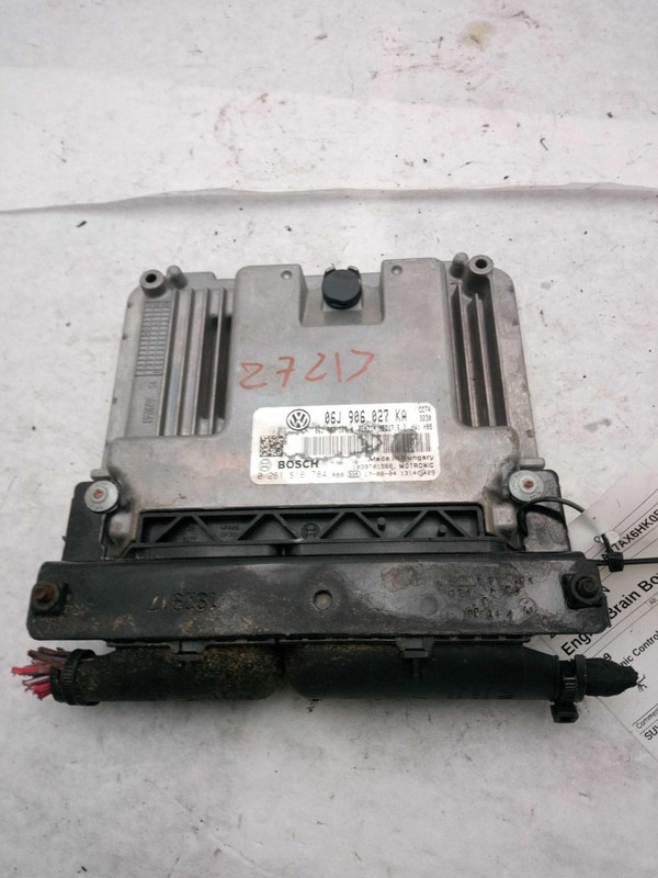 2017 Volkswagen Tiguan Engine Control Module ECM 2.0L OEM 06J906027KA