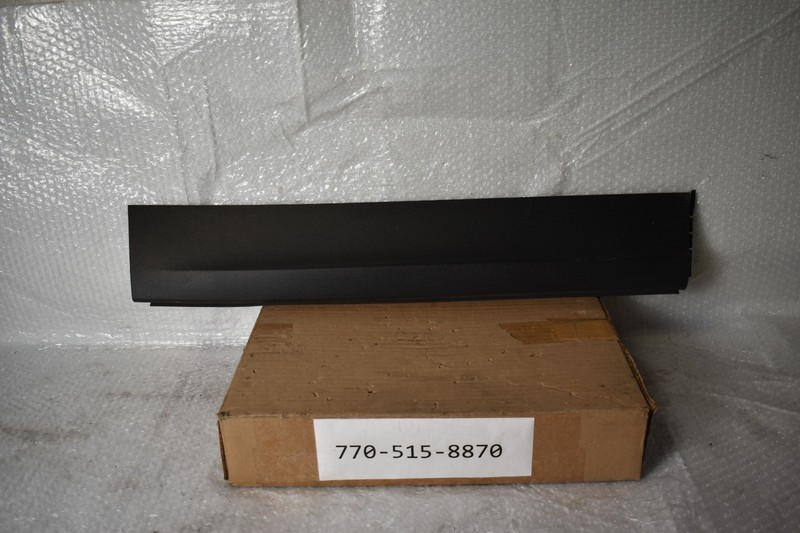 PORSCHE CAYENNE DOOR MOLDING RIGHT REAR 2019 2020 2021 2022 9Y0 839 096 D OEM