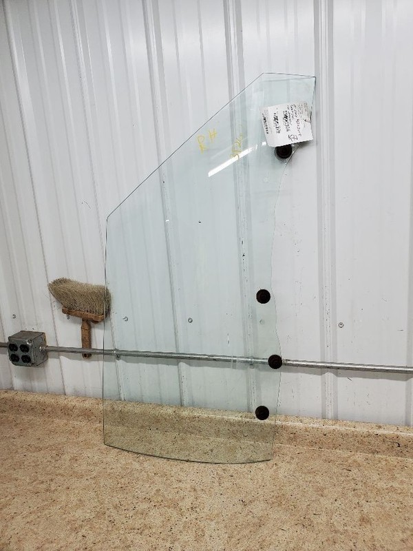 Driver Left Front Door Glass Centurion 2 Door HT Fits 71-73 BUICK 306381