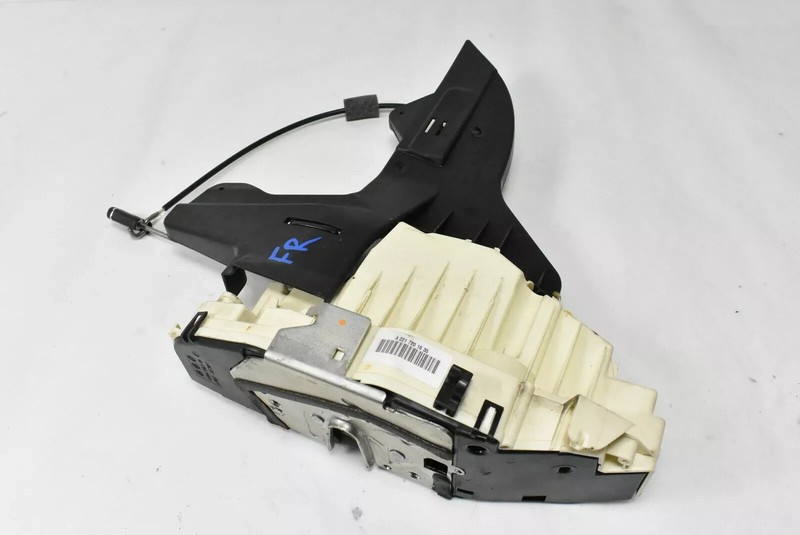07-13 Mercedes W216 S550 CL63 Front Right Passenger Door Lock Latch Actuator OEM