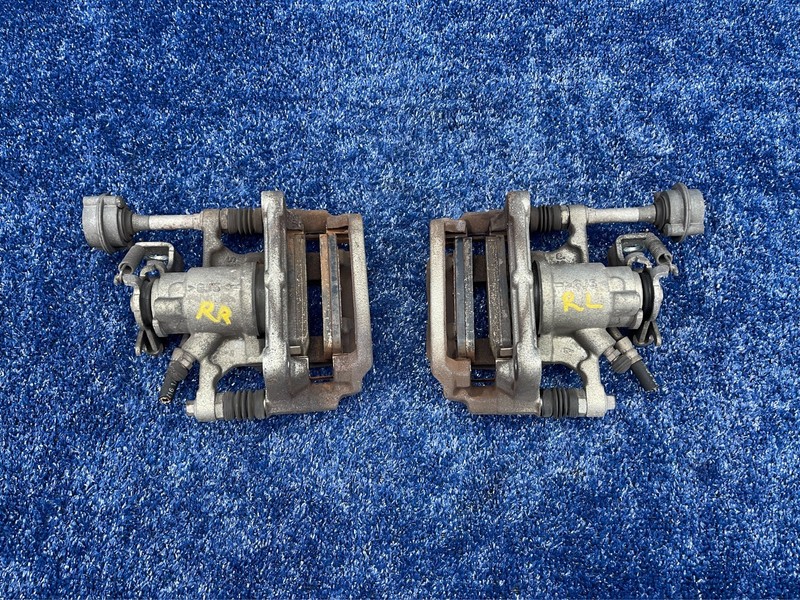 2016–2019 Buick Cascada Rear Brake Calipers Set LH RH OEM 13407141