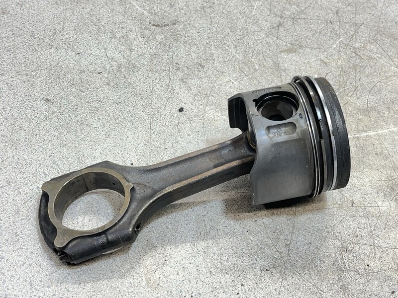 04-06 Mercedes Dodge Sprinter T1N 2.7l OM647 Engine Piston Connecting Rod