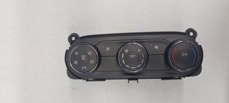 2024 CHEVROLET TRAX Heat AC Controller (heated seats) 42733710 OEM 24