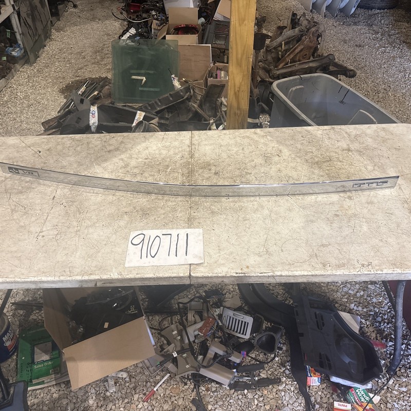 2006-2011 Cadillac DTS Rear Trunk Lid Chrome Trim Molding OEM 15767831 V8