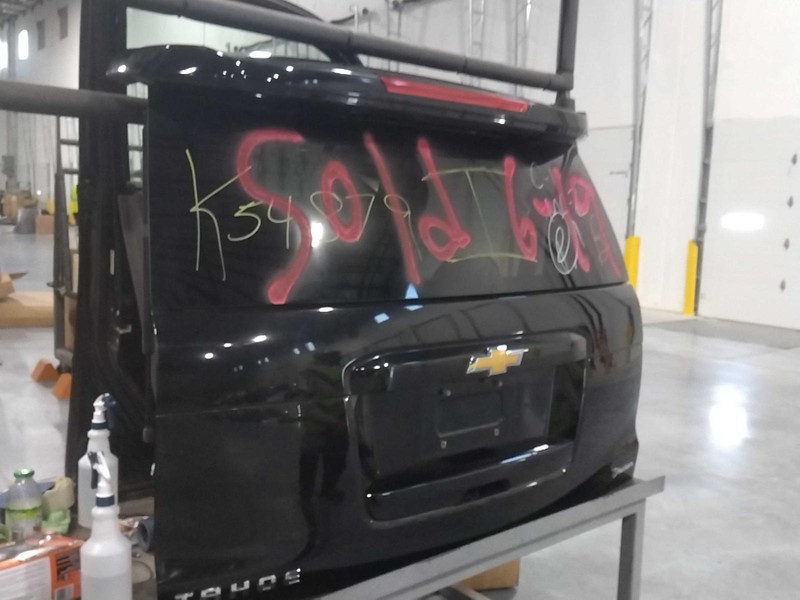 Used Deck Lid fits: 2015 Chevrolet Tahoe SLE w/o power lift Grade C