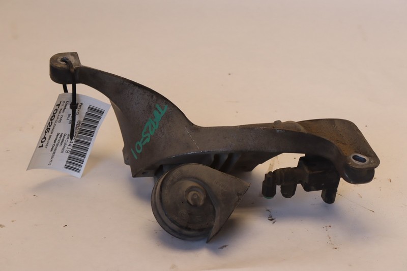 2013-2021 PETERBILT 579 CUMMINS AIR CLEANER BRACKET D11-1508 W/ HORN OEM