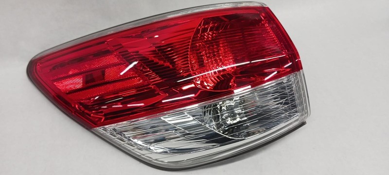 13-'16 NISSAN PATHFINDER Left driver outer Taillight 3.5L OEM Grade A!
