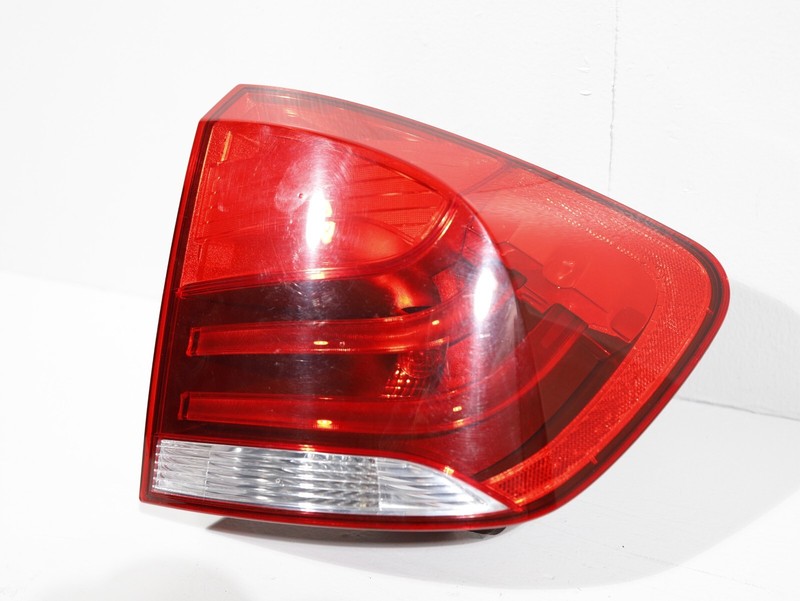 OEM 2012-2015 BMW X1E84 REAR RIGHT DRIVERS TAIL LIGHT ASSEMBLY 2990112