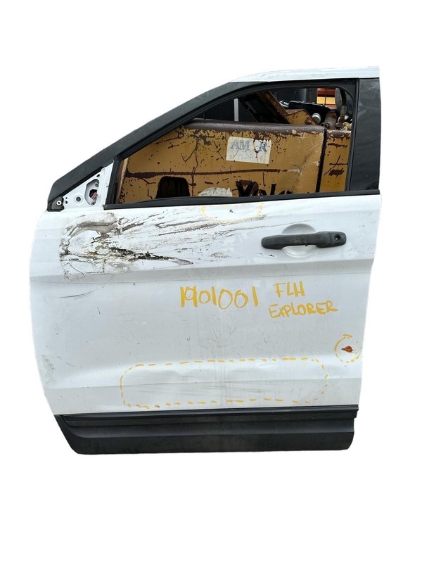 Ford Explorer door 2011 to 2017 front left side has damage no glass seepics