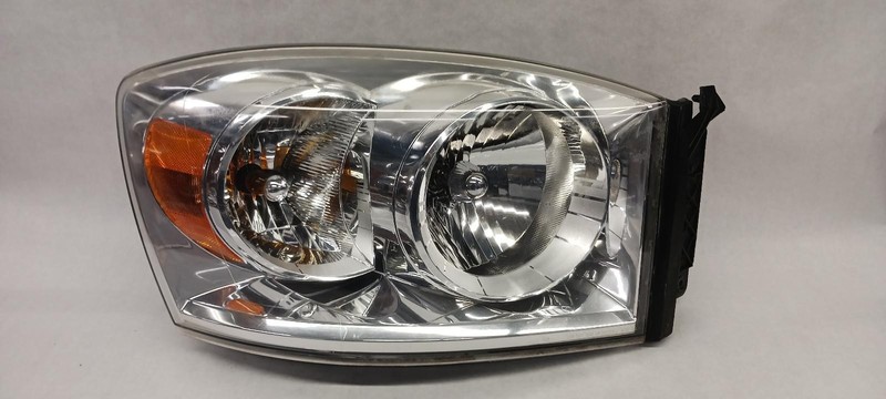07-'08 DODGE 1500 Right passenger headlight OEM Grade B