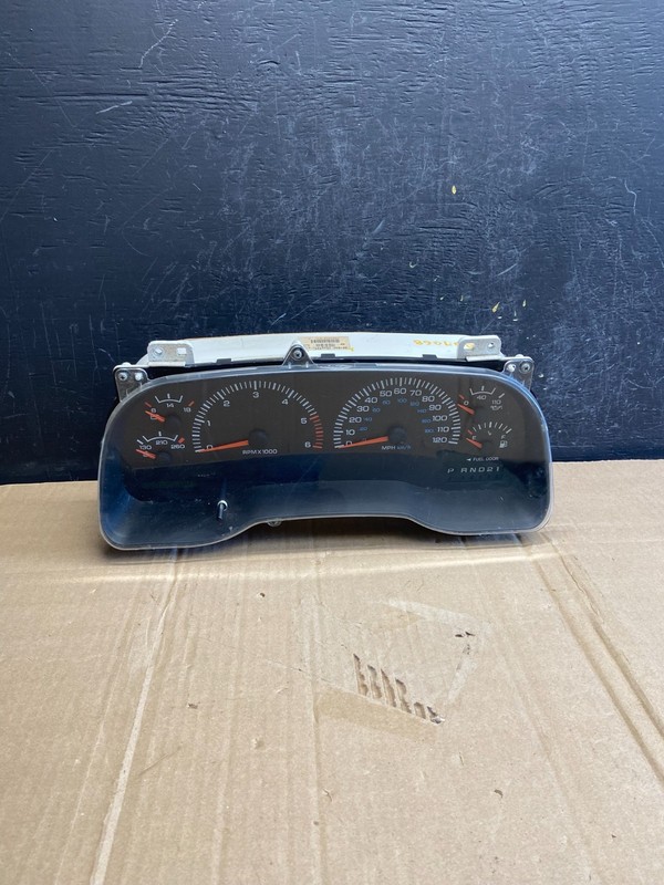 2000-2001 Dodge Ram 1500 Instrument Speedometer Gauge Cluster OEM AD7068 DG