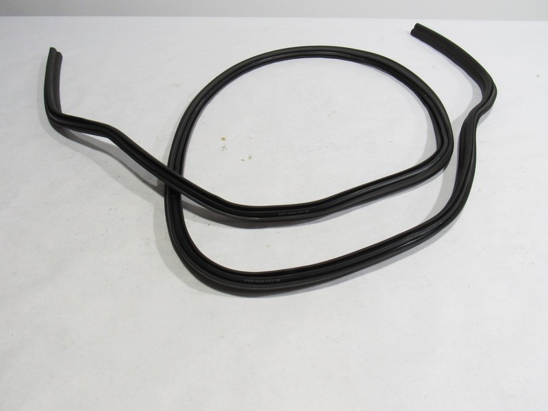 11-12 Fisker Karma 2012 Rear Trunk Deck Lid Weatherstrip Seal Rubber ;@2