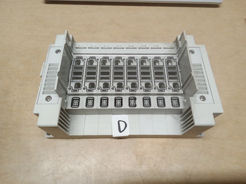 SMC SS5Y51-E4R094 Manifold Block 8 Port