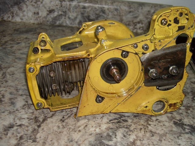 John Deere 45ev power head READ DESRIPTIONchainsaw part only bin 1008