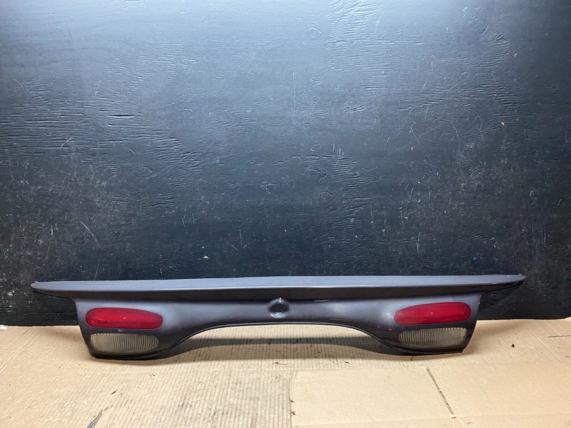 2000 to 2002 Ford Taurus Trunk Rear Center Lid Tail Light Panel u6402 DG