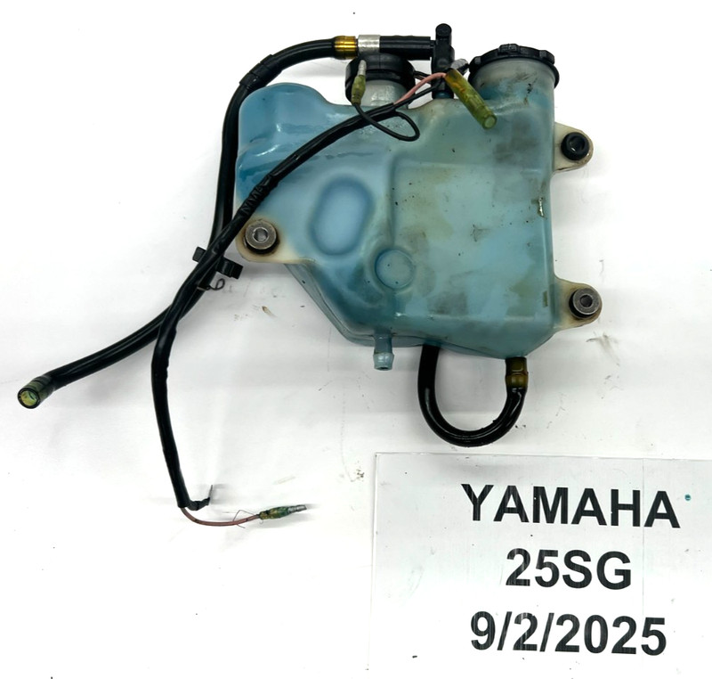 1989 Yamaha outboard 25hp 2-stroke 25LF oil tank 6L2-21707-01-00