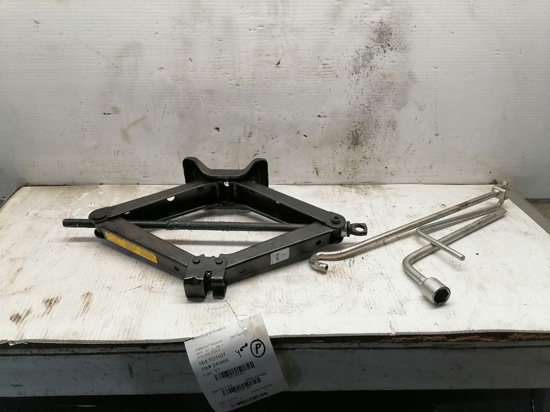 2007 RAV 4 Jack and Tools 1491425