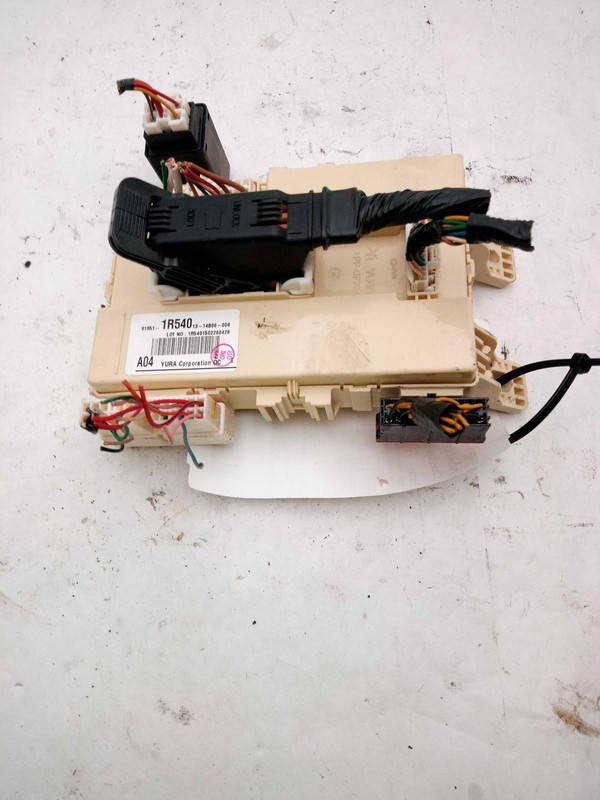 2015 Hyundai Accent Body Control Module OEM 954001RND0 85K Miles Grey