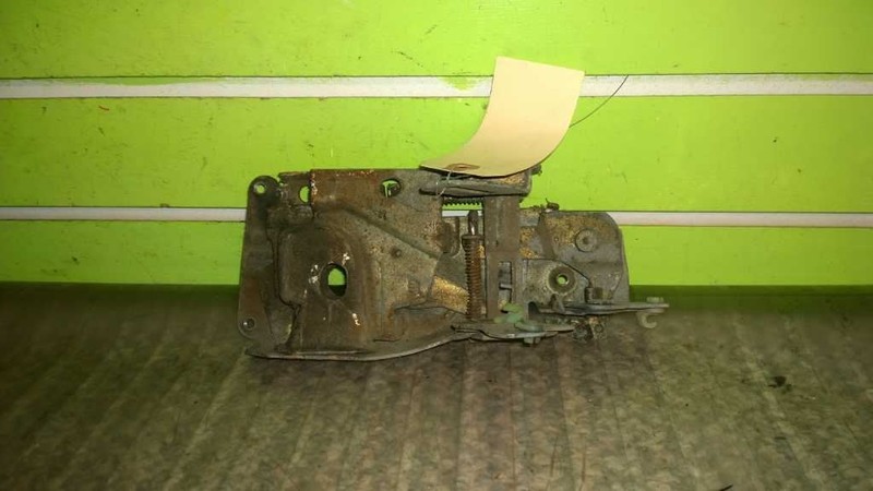 91 CHEVY SUBURBAN 5.7L AT PASSENGER RIGHT REAR DOOR LOCK LATCH OEM 1526-4