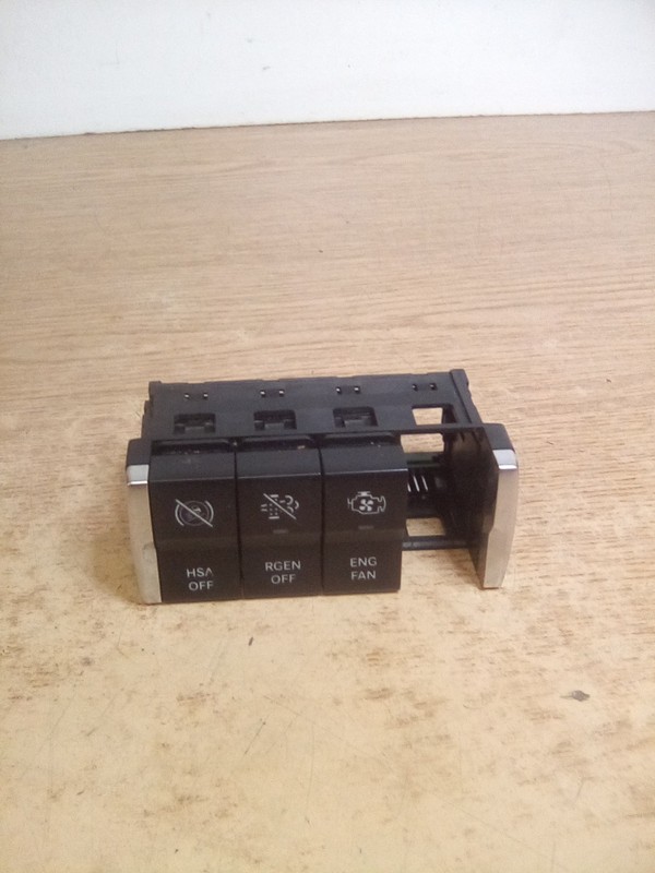 Freightliner Cascadia A06-90732-001 Rocker Switch Panel
