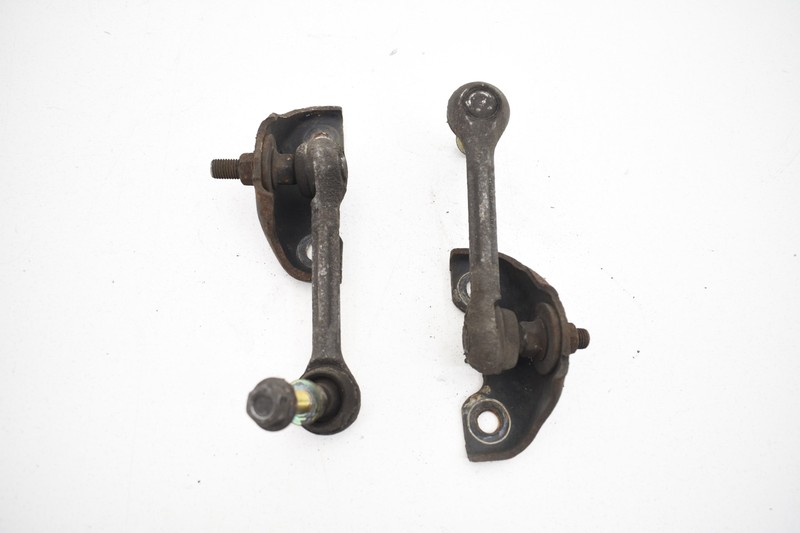2006 Nissan 350z Rear Upper Sway Bar Mounting Bracket Set With Links OEM KW50