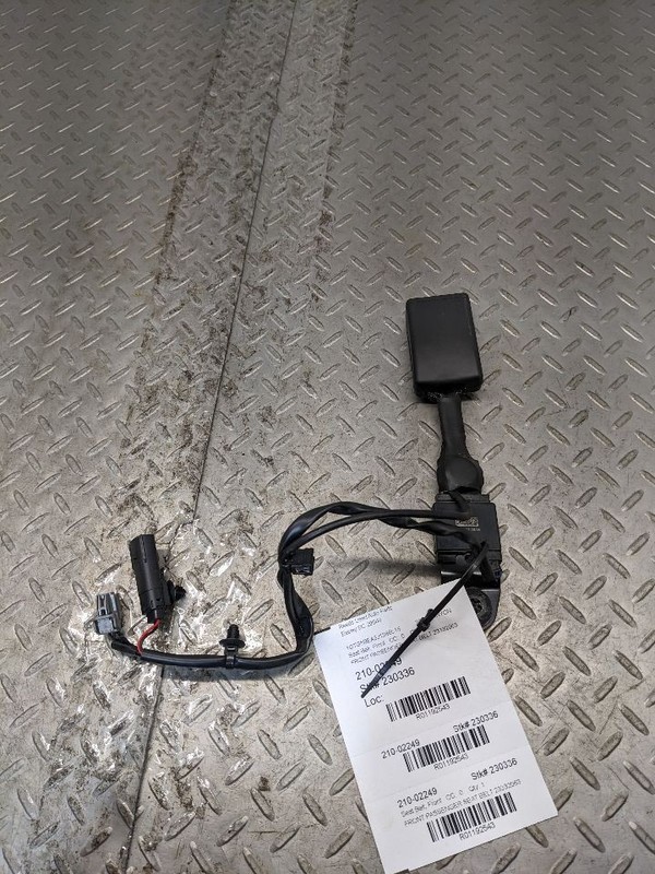Seat Belt Front Passenger Buckle Fits 15-22 CANYON 1192543