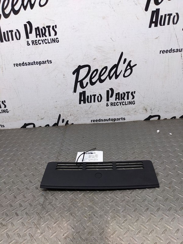 C4 Corvette Center Dash Defroster Vent Grille No Sensor Base 90-961184357