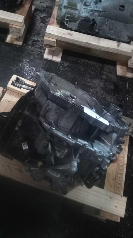 Used Automatic Transmission Assembly fits: 2017 Jeep Renegade AT 2.4L AWD single