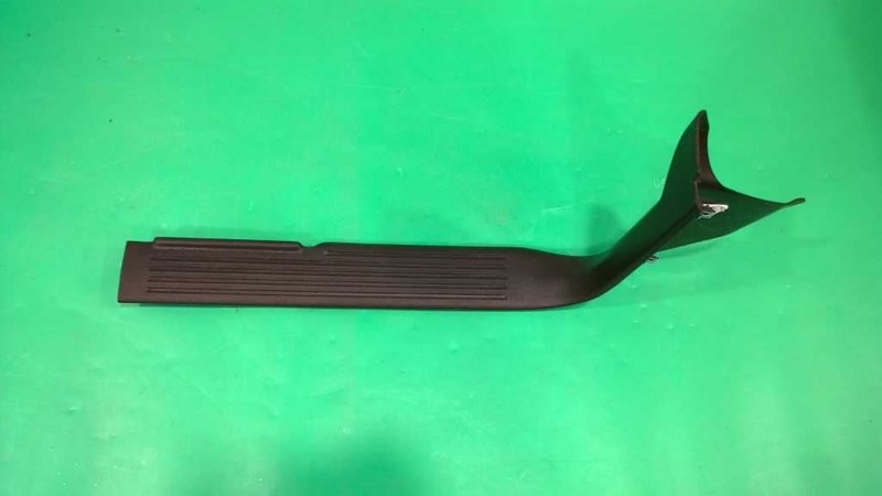 14 15 16 17 18 19 SIERRA SILVERADO RIGHT FRONT SCUFF SILL PLATE OEM 3189-74