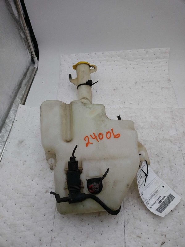 2012 Dodge Caravan Washer Fluid Reservoir OEM 3.6L White 153K Miles