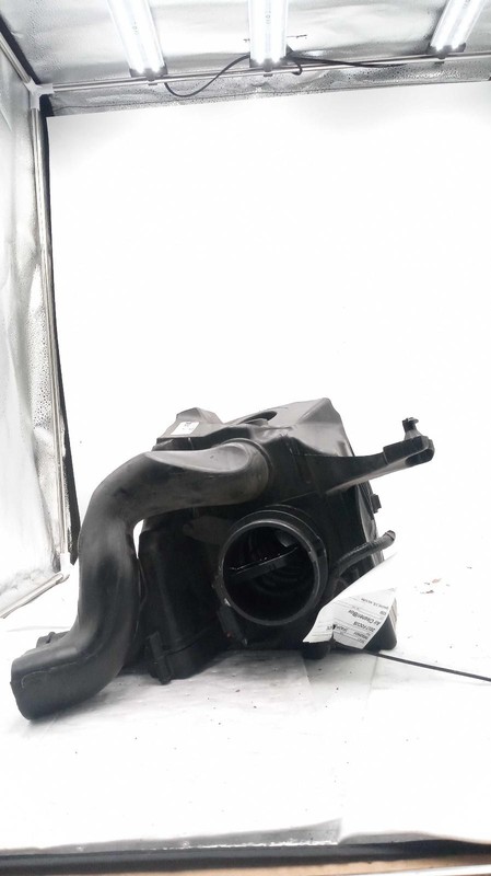 2017 Ford Focus Air Cleaner Assembly OEM 95357 Used 123k Miles White