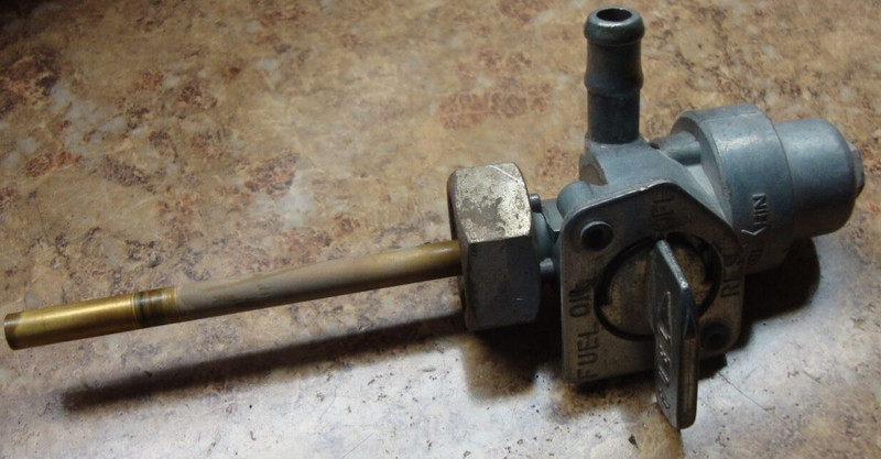 93 Honda Fourtrax TRX300 TRX 300 2X4 4X4 Fuel Gas Petcock Valve Tap On Shut Off