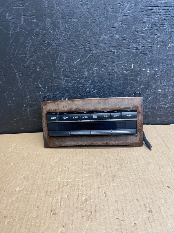 2010-2013 Mercedes W212 E350 E500 A/C Climate Control Panel AE3827 DG