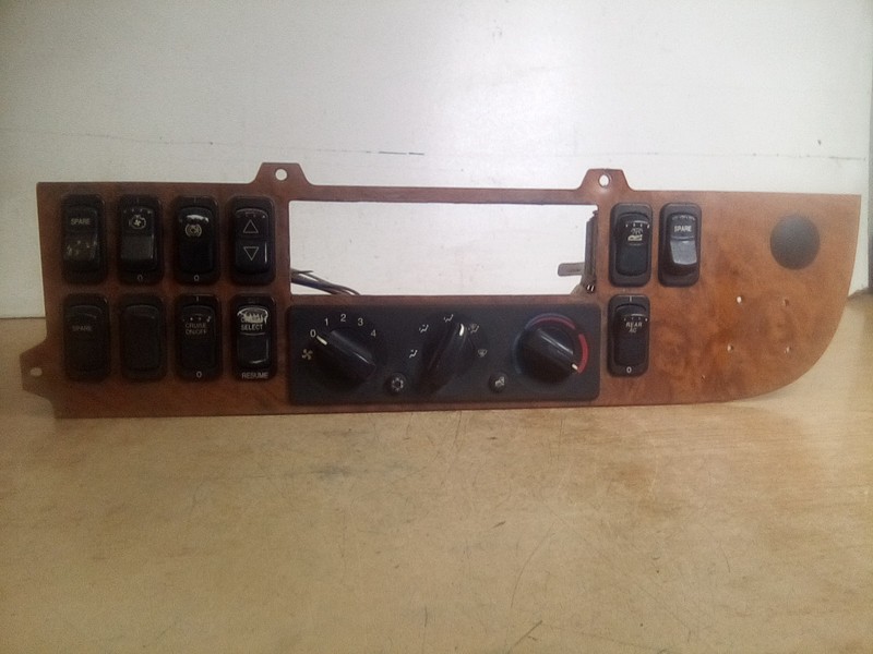 Peterbilt 378 S64-6016-200 Dash Switch Panel