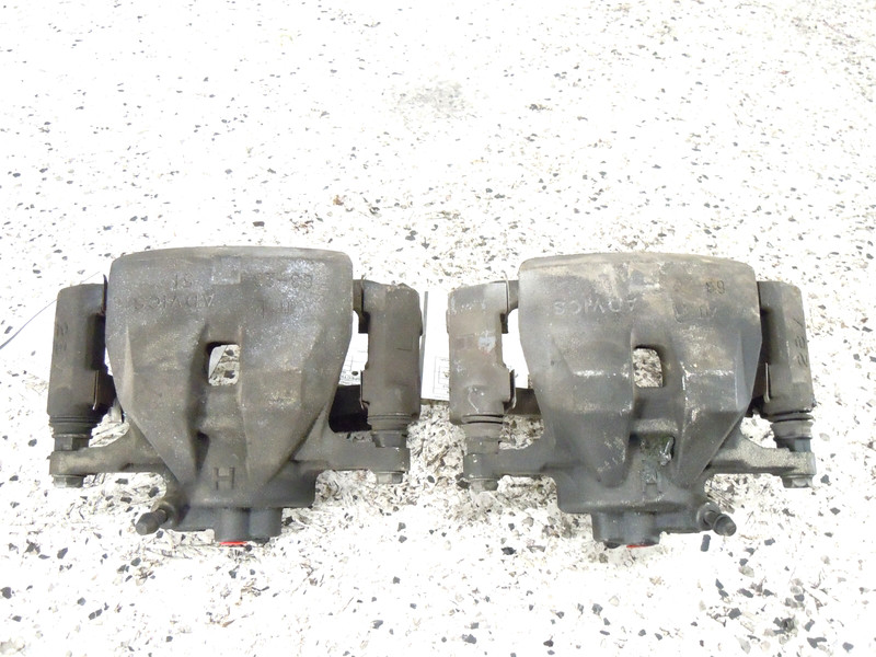2013-2018 Lexus ES300h Front Brake Caliper Pair Left Right OEM