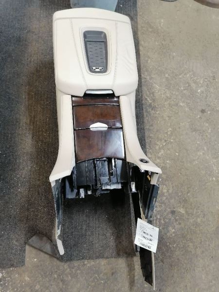 Console Front Floor Without Entertainment System Fits 16-19 ESCALADE 1092876